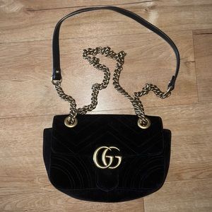Gucci GG Marmont small shoulder bag in black velvet